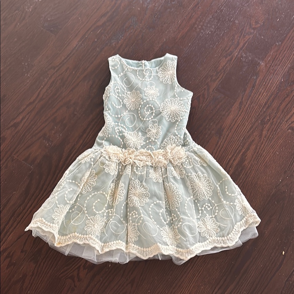 Isobella and Chloe Elegant Lace Size 8 Girl Easter Dress in Blue and Cream